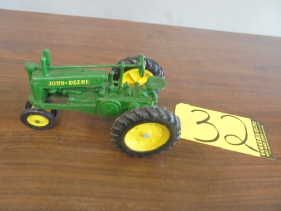 John Deere A 1/16 Scale Toy