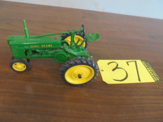 John Deere H 1/16 Scale Toy