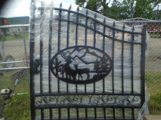 New 14' Bi Parting Decorative Driveway Gates w/ Wildlife Scene