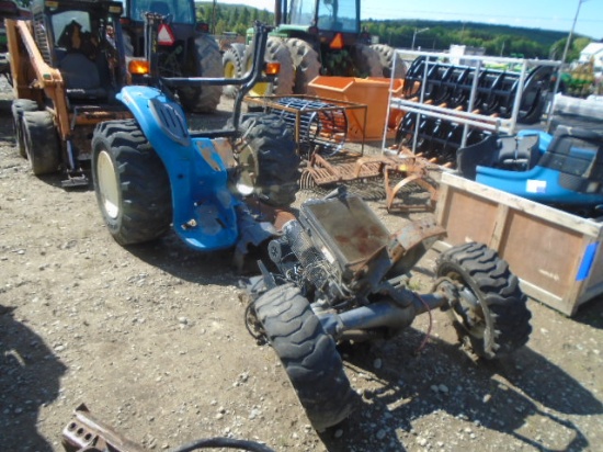 New Holland 1725 4wd Compact Tractor Broke In Half, Parts Machine, Good R4