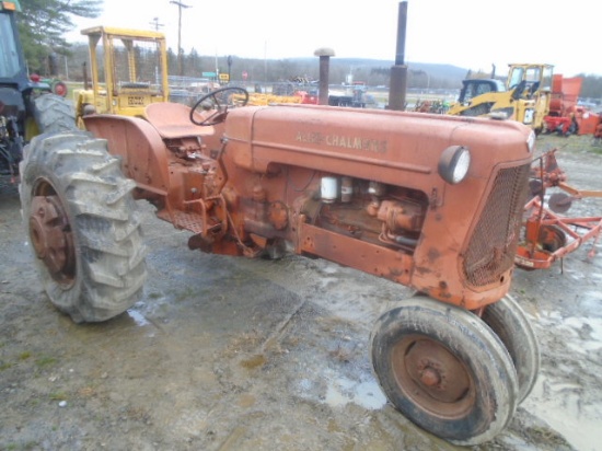 Allis Chalmers D17 Antique Tractor, Narrow Front, Working Power Steering, V