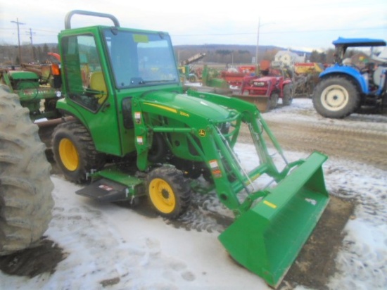 John Deere 2032R Compact Tractor w/ 220R Quick Attach Loader & 60D Auto Con