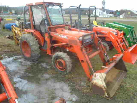 Kubota L2650 4wd Tractor w/ LA450A Loader & Nice 3pt Backhoe, 3492 Hours, S