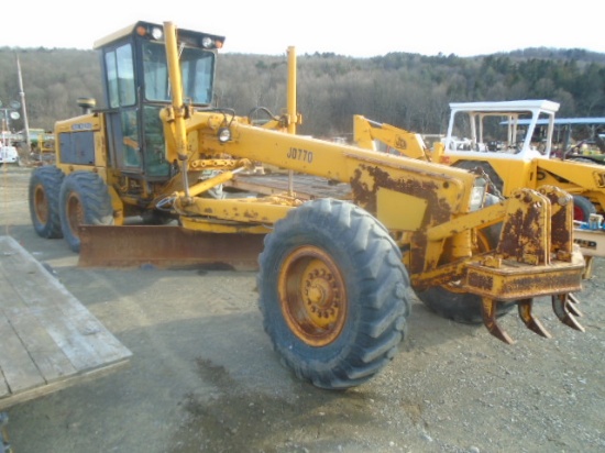 John Deere 770 Grader, Front Scarfier, Good Rubber, Runs & Drives Very Good
