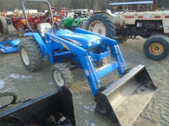 New Holland TC30 Tractor w/ NH 110TL Loader, Hydro, 4wd, Rear Remote Hydrau