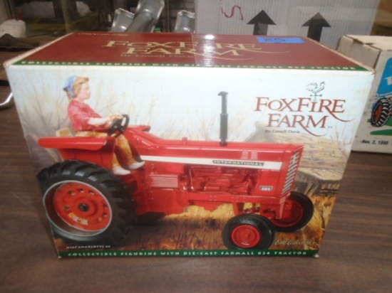 IH 826 Fox Fire Farm Toy