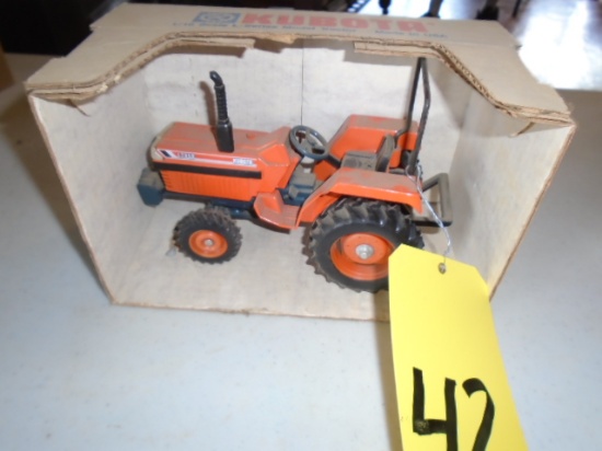 Kubota L2850 1/16 Scale Models