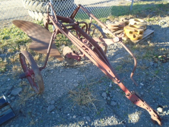 Wisconsin V4 Engine On Cart, Runs Per Consignor