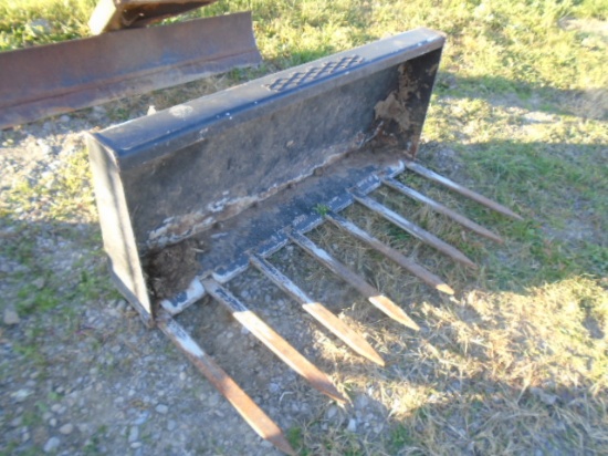 HLA MFH60B Heavy Duty SSL Manure Bucket, Universal Quick Attach, Good Shape