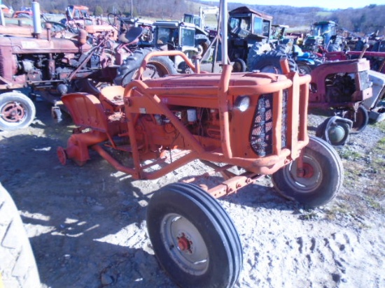 Allis Chalmers D14 Antique Tractor, Complete Minus Rear Wheels, Very Straig