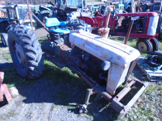 Ford 4000 Diesel Antique Tractor , 5 Speed, 14.9-28 Tires On Spin Out Rims,