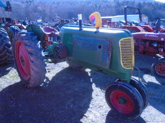 Oliver 70 Antique Tractor w/ Pulley & Side Sheilds, New Front Tires, Comple