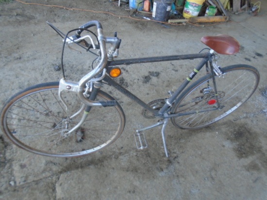 John Deere Mens Racer 21" Bike, 10 Speed