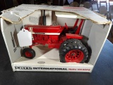 International 100 Hydro 1/16 Toy