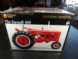 Farmall 400 Precision 1/16 Toy