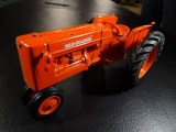 Allis Chalmers D17 Narrow Front End, Scale Models
