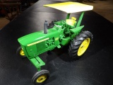 John Deere 4020D w/ Canopy