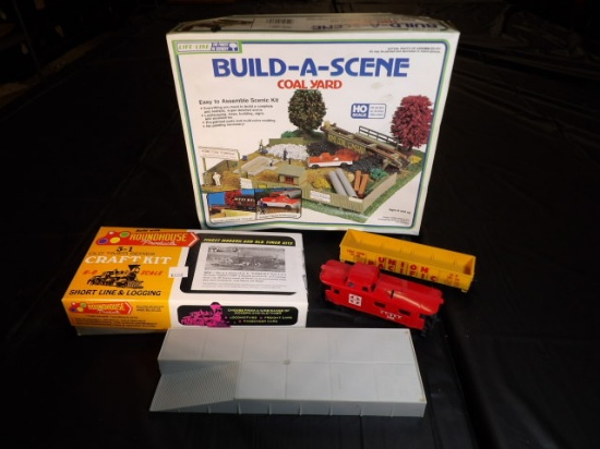 HO Scale Lifelike Build A Scene Train Craft Kit & 2 Train Cars