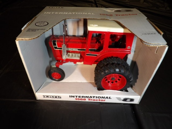 1/16 International 1586 w/ Dual, NIB ERTL #4603