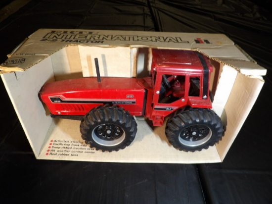 1/16 International 6388 2+2, ERTL #464 NIB