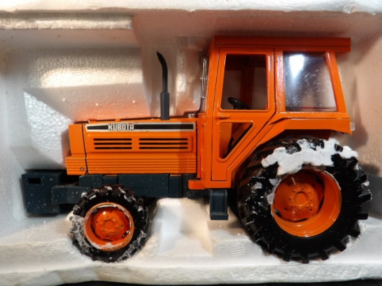1/20 Diapet Kubota M Series Tractor