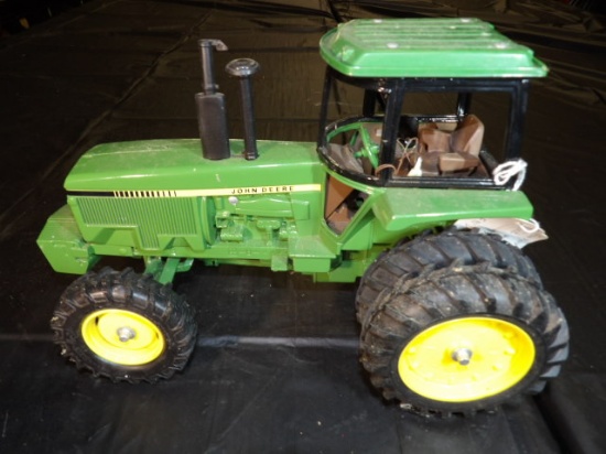 1/16 JohN Deere 4850 MFWD, ERTL #584