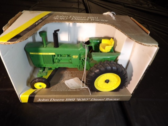 1/16 John Deere 4010