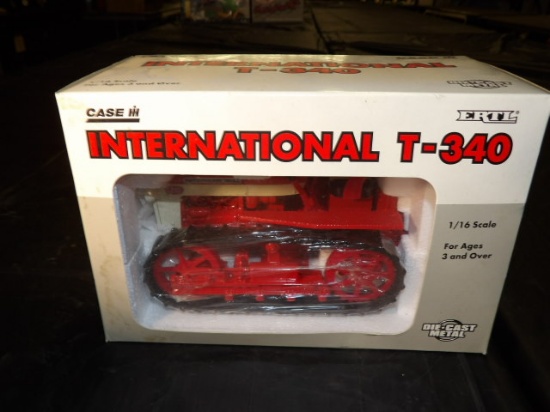 1/16 International 340 Crawler