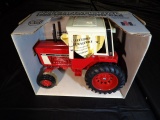 1/16 International 1586, ERTL #463