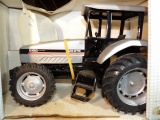 1/16 Scale Models White 6195 MFWD, FU-0570