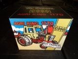 1/16 Case 1170 Toy Farmer w/ Shipping Box