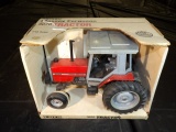1/16 Massey Ferguson 3070