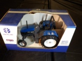 1/16 New Holland 5635 2wd Tractor