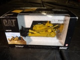 1/50 NORSCOT Cat D11R Dozer, Hi Detail w/ Metal Tracks