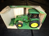 1/16 John Deere Utilty Tractor w/ Loader
