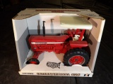 1/16 International 826 w/ ROPS
