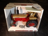 1/16 International 826 w/ ROPS