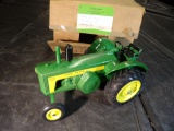 1/16 John Deere 830, Trumm
