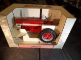 1/8 Farmall 560 NIB