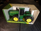 1/16 JD 8870 Articulated w/ Duals