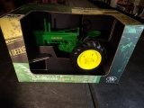 1/8 John Deere B