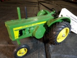 1/16 John Deere 820, Trumm