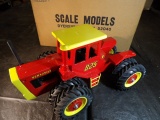 Versatile 825 Articulated w/ Duals, Scale Models