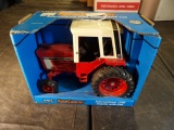 International 1586 Farm & Country Blue Box