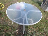 Round Table w/ Glass Top