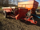 New Holland 305 Side Slinger Manure Spreader, 1000 Gal, Nice Older Spreader