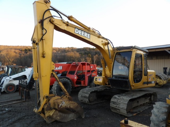 Deere 110 Excavator, Comes With 5 Finger Grapple & Digging Bucket, Excellen
