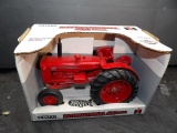 1/16 International 600D, NIB ERTL