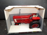 1/16 Farmall 706D, NIB ERTL