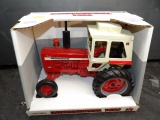 1/16 International 1456 w/ Cab, NIB ERTL
